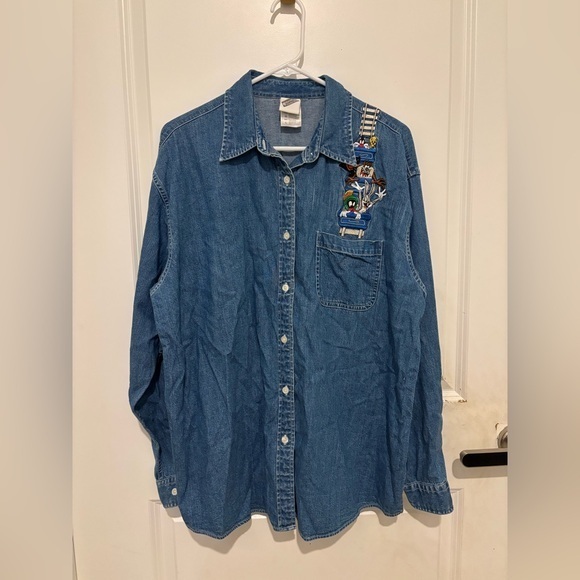 Warner Brothers VINTAGE99’ Looney Toons denim button up Large - Picture 1 of 6
